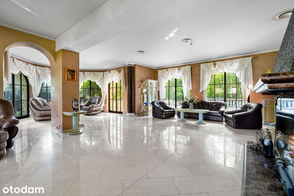 Dom/rezydencja/Dąbrowa Leśna-6