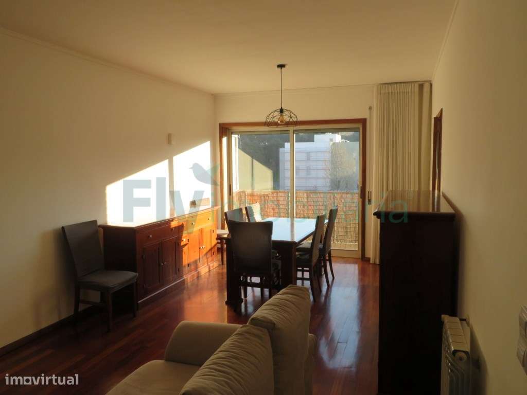 Apartamento T3 - Junto à Universidade e Hospital de S.João no Porto - Grande imagem: 3/23