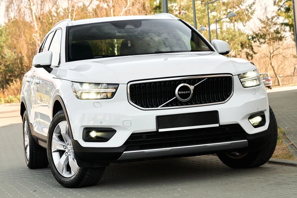 Volvo XC40 T3 Momentum Pro 2022