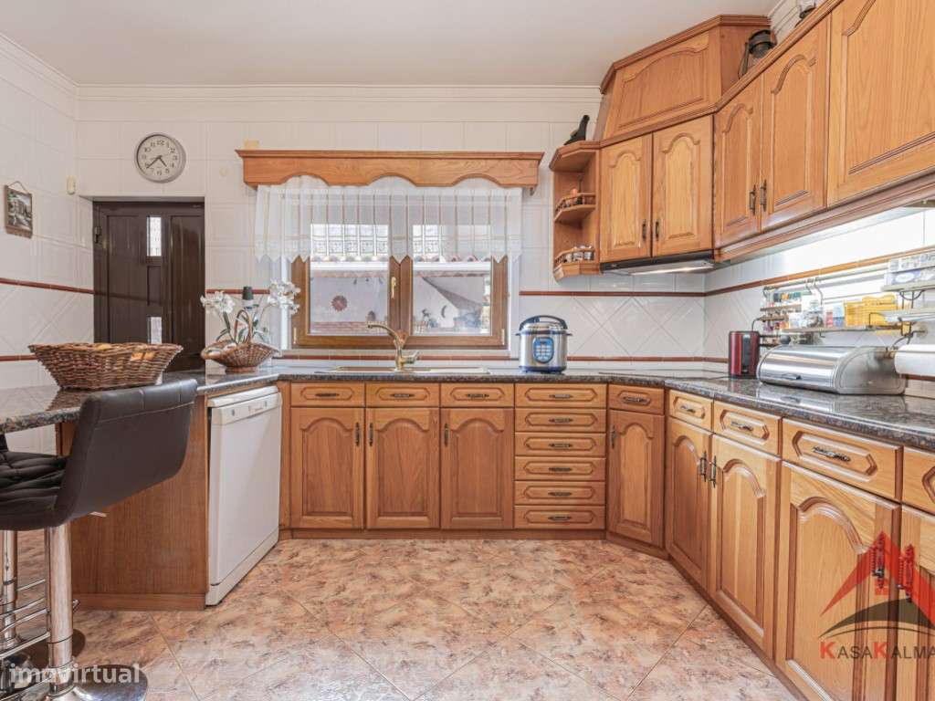 Moradia Isolada T4 com Aproveitamento de Sótão - Quinta do Conde-16