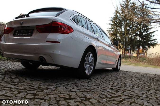 BMW Seria 5 520d Touring - 6