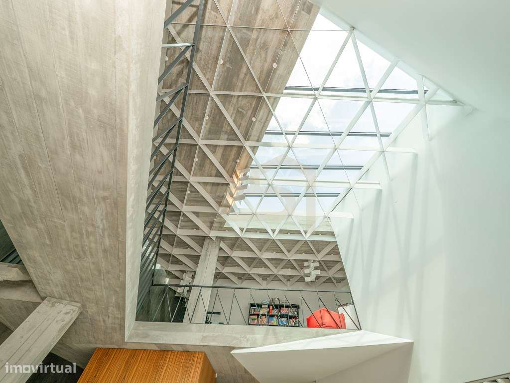 Exclusiva Moradia de Luxo com Design Contemporâneo-10
