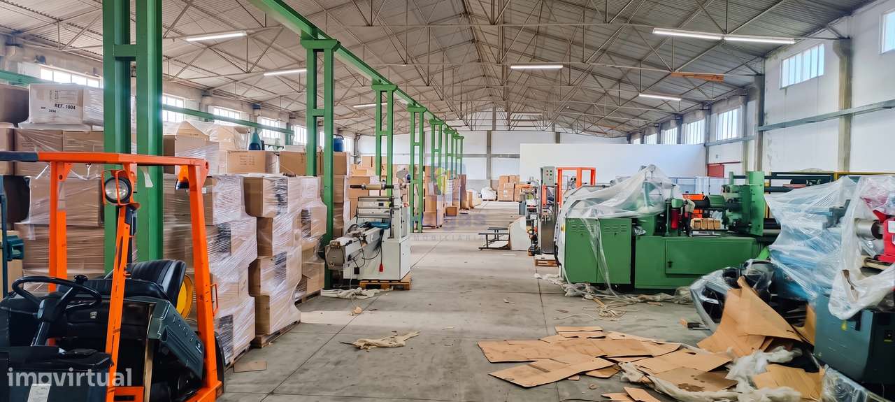 Armazém industrial com 4.107m2 de área e 7.300m2 de terreno, Marinha G-5
