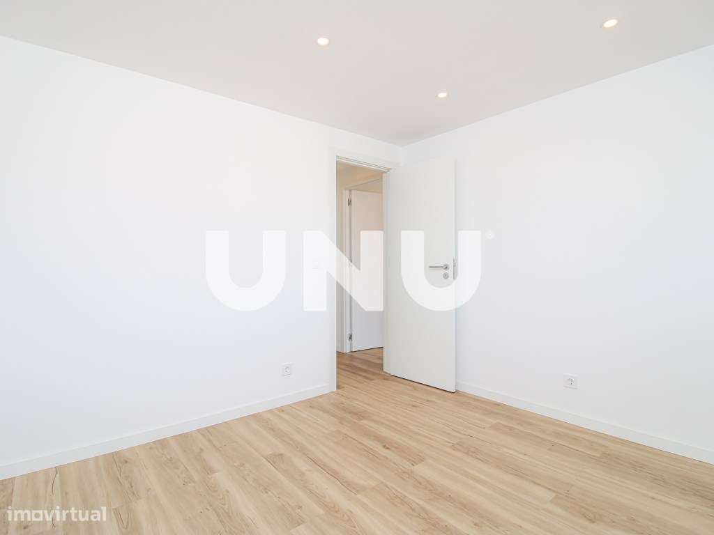 Apartamento T2 remodelado em São João da Talha!-10