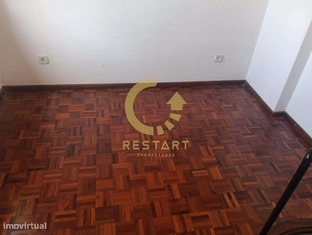 Apartamento T1 com Potencial de Modernização – Matosinhos-8