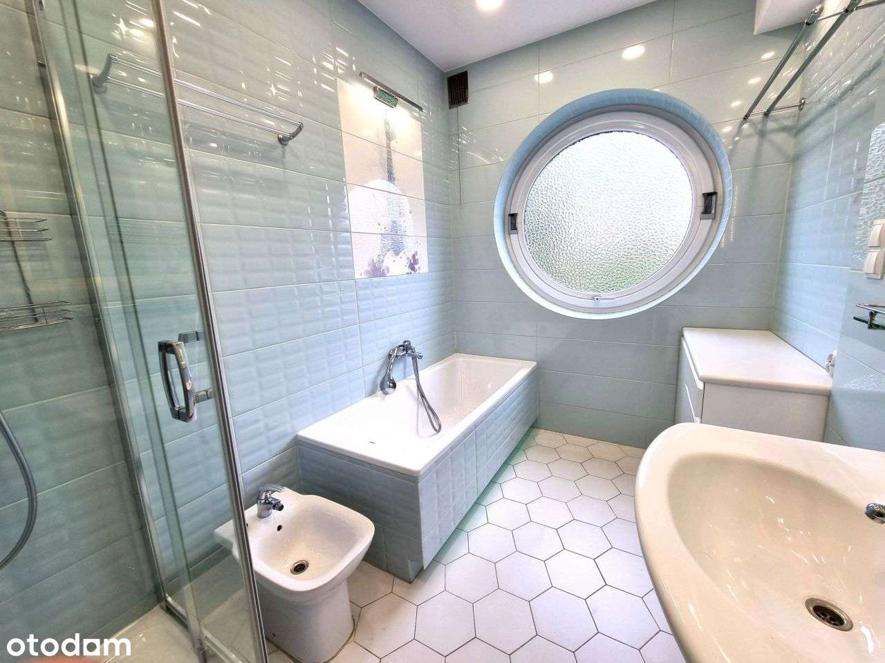 Piękna willa z dużą działką w samym centrum!-12