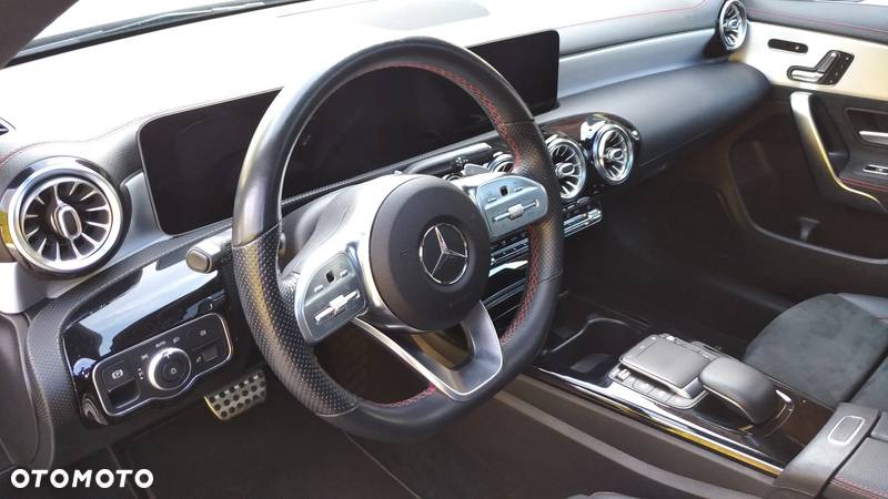 Mercedes-Benz CLA 220 4-Matic AMG Line 7G-DCT - 30