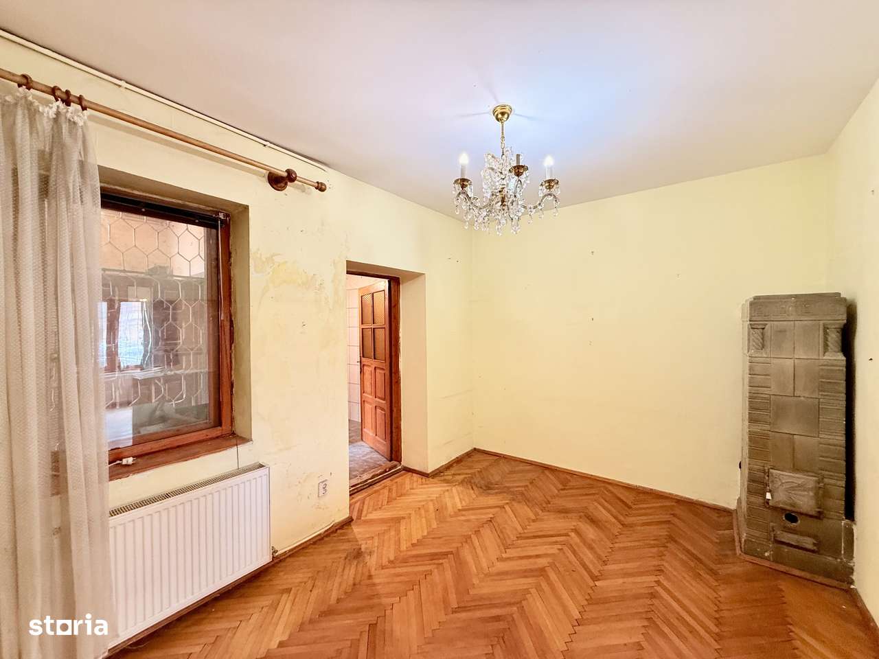 Vila 200 mp desfasurati cartier de case Belvedere Regie-17