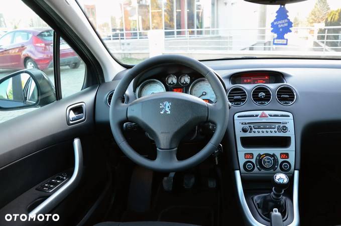 Peugeot 308 1.6 Premium Plus - 9
