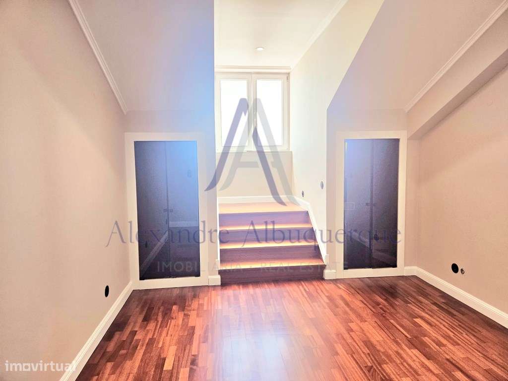 Luxuoso Duplex T 3 na Vila de Sesimbra, em segunda linha da Praia-14