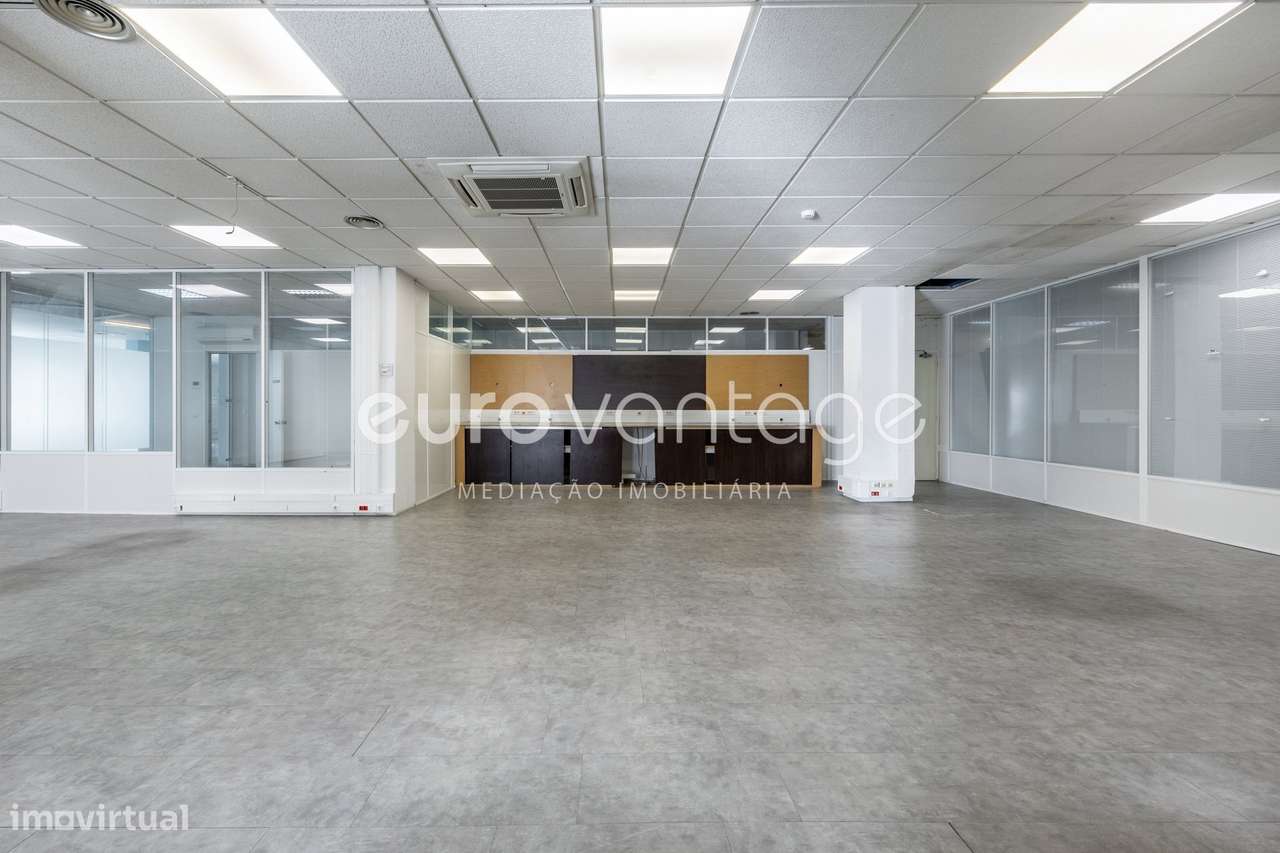 Espaço Comercial / Armazém com 700 m² a 5 minutos de Leiria-24