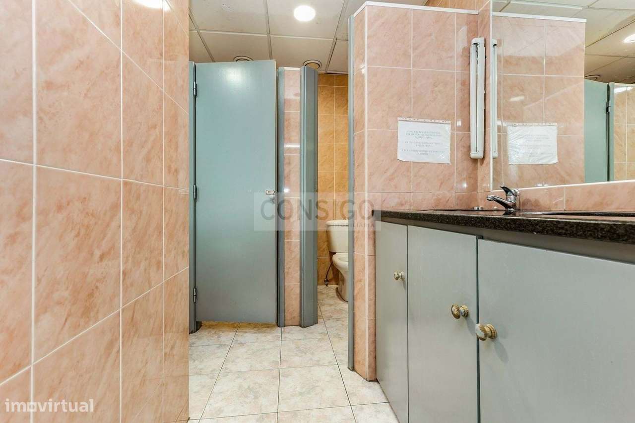 Espaço Comercial Moderno em Algés-20