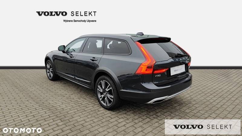 Volvo V90 Cross Country - 4