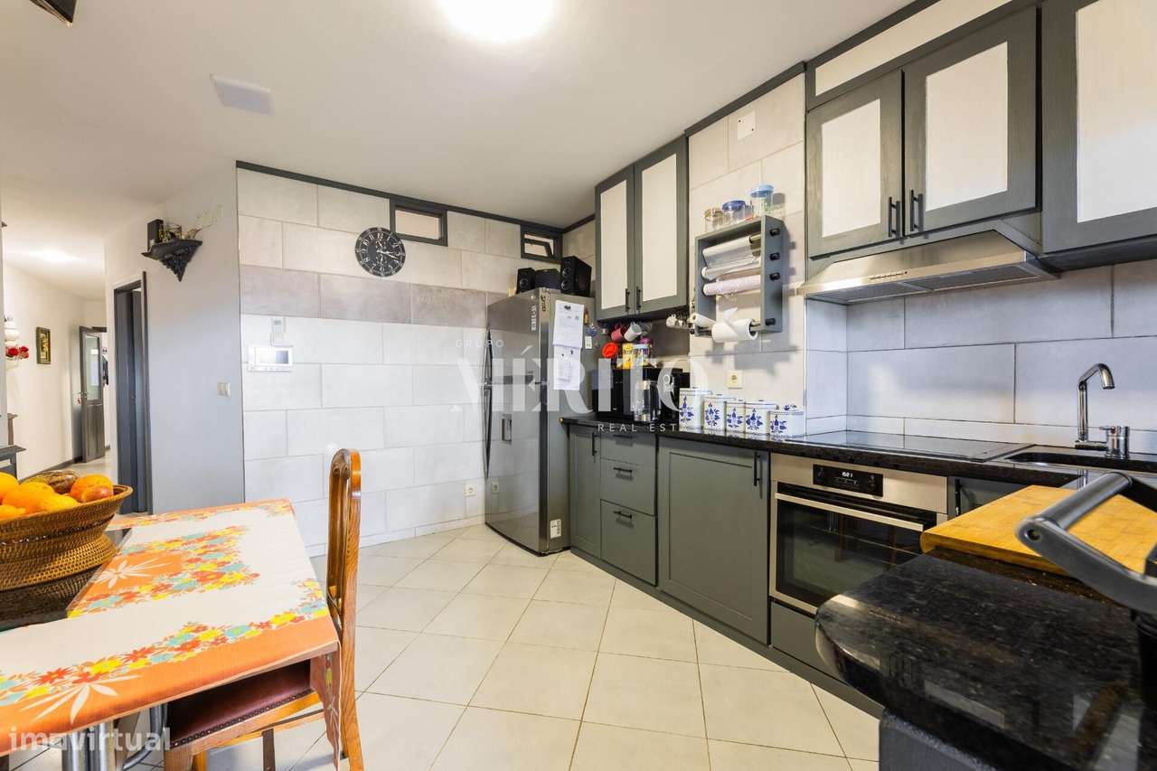 Moradia com Alojamento Local-25