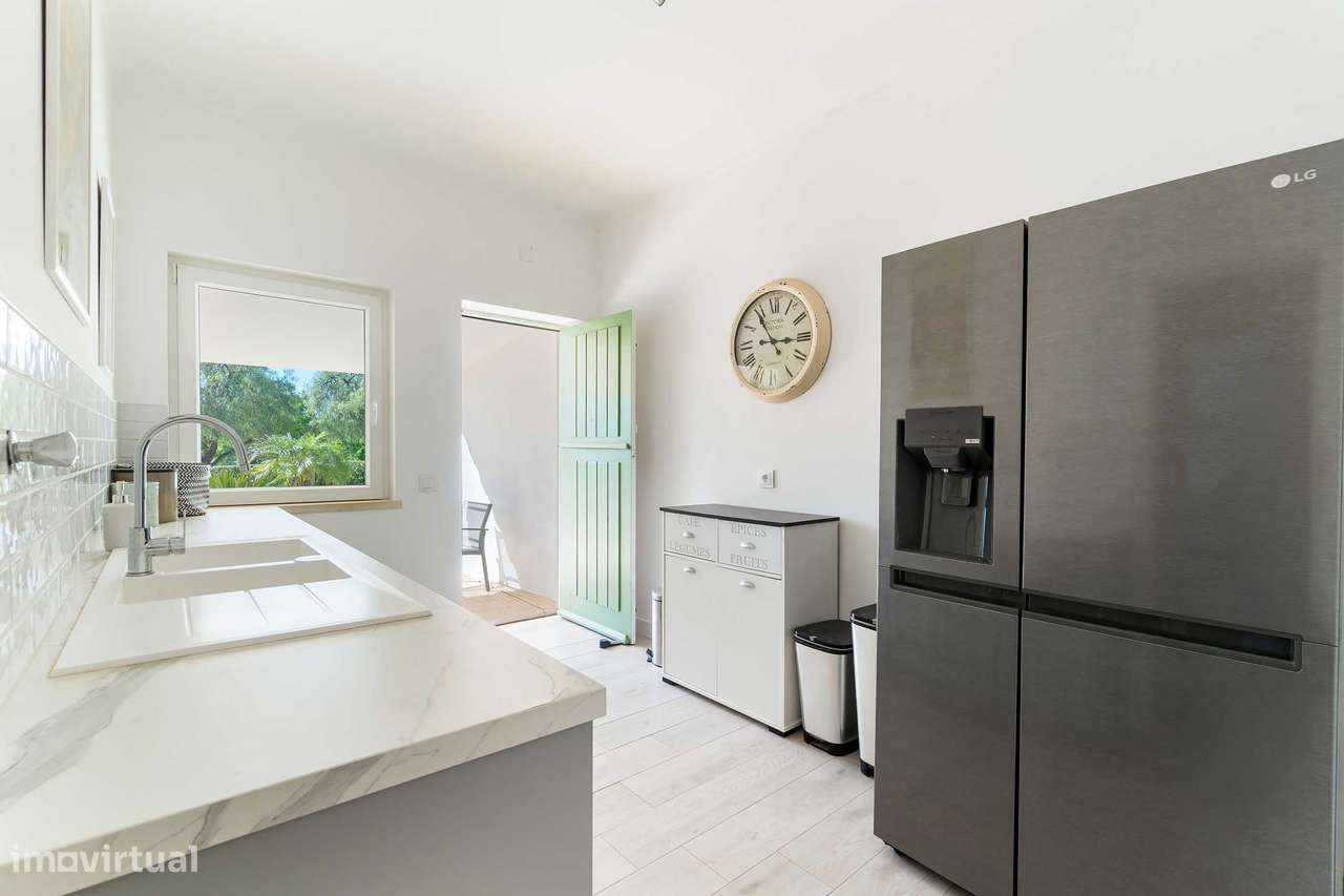 Moradia de luxo com piscina, anexo, campo de ténis  e jardim-19