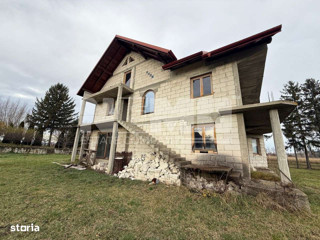 VAND CASA LA ROSU | 2010 | - Imagine principală: 4/10