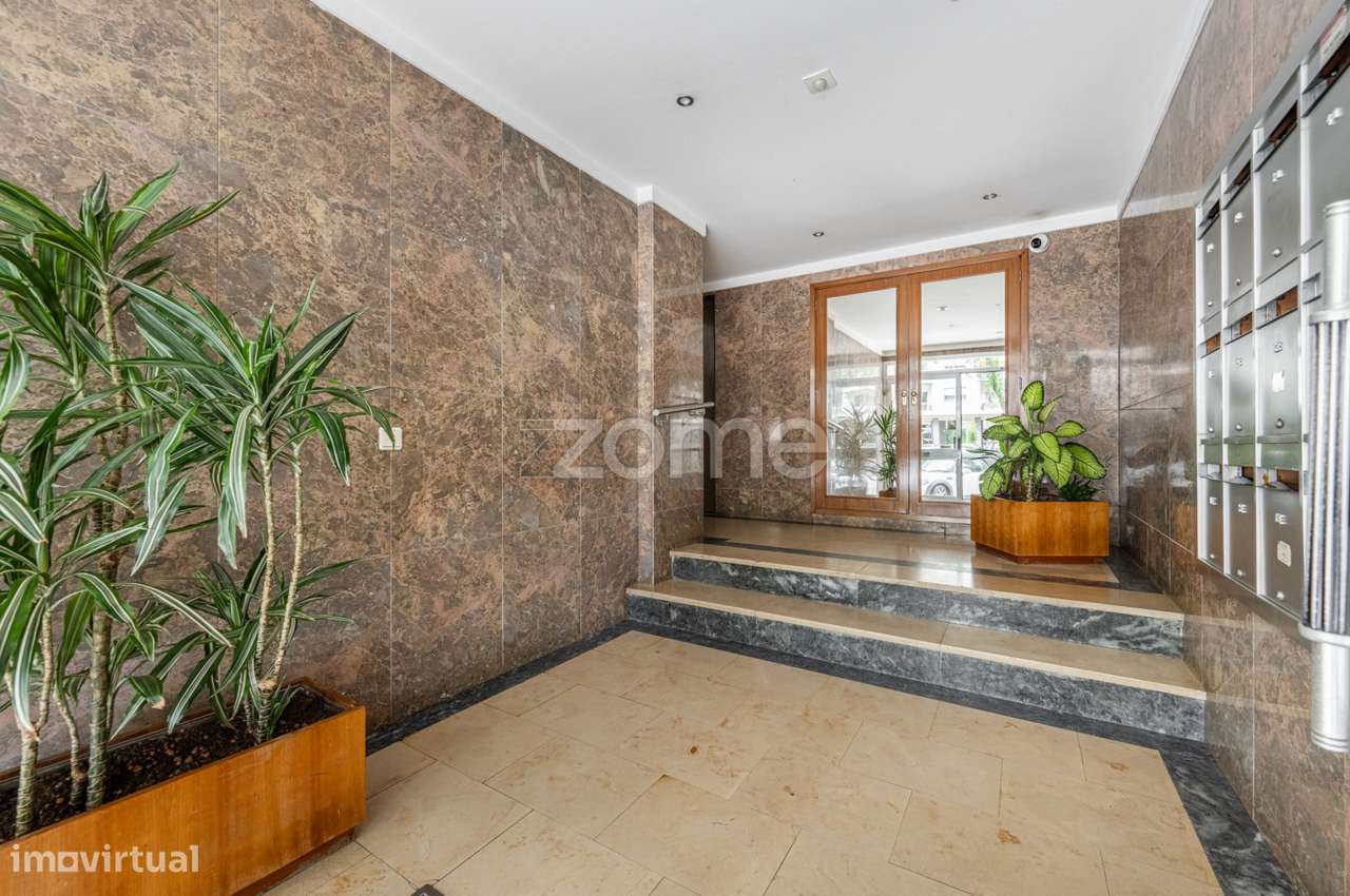 Apartamento T4, localizado na Rua Damião de Góis, Porto - Grande imagem: 2/33