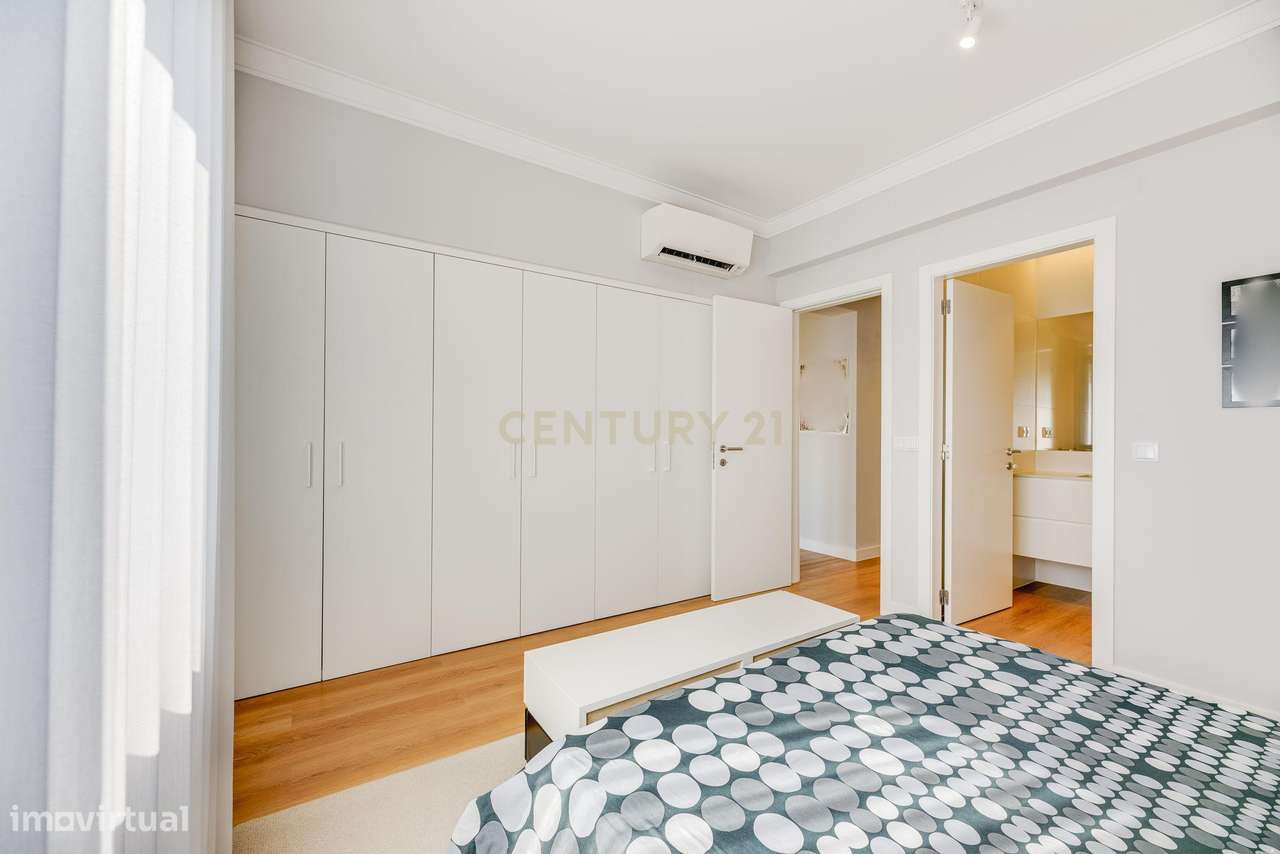 Fantástico T4 Alvalade com varandas, estacionamento e arrecadação-47