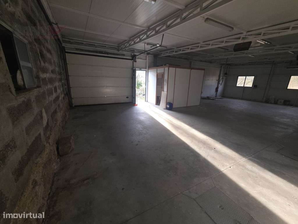 Moradia T3 com Armazém de 300m² - O Equilíbrio Perfeito entre Habit...-27