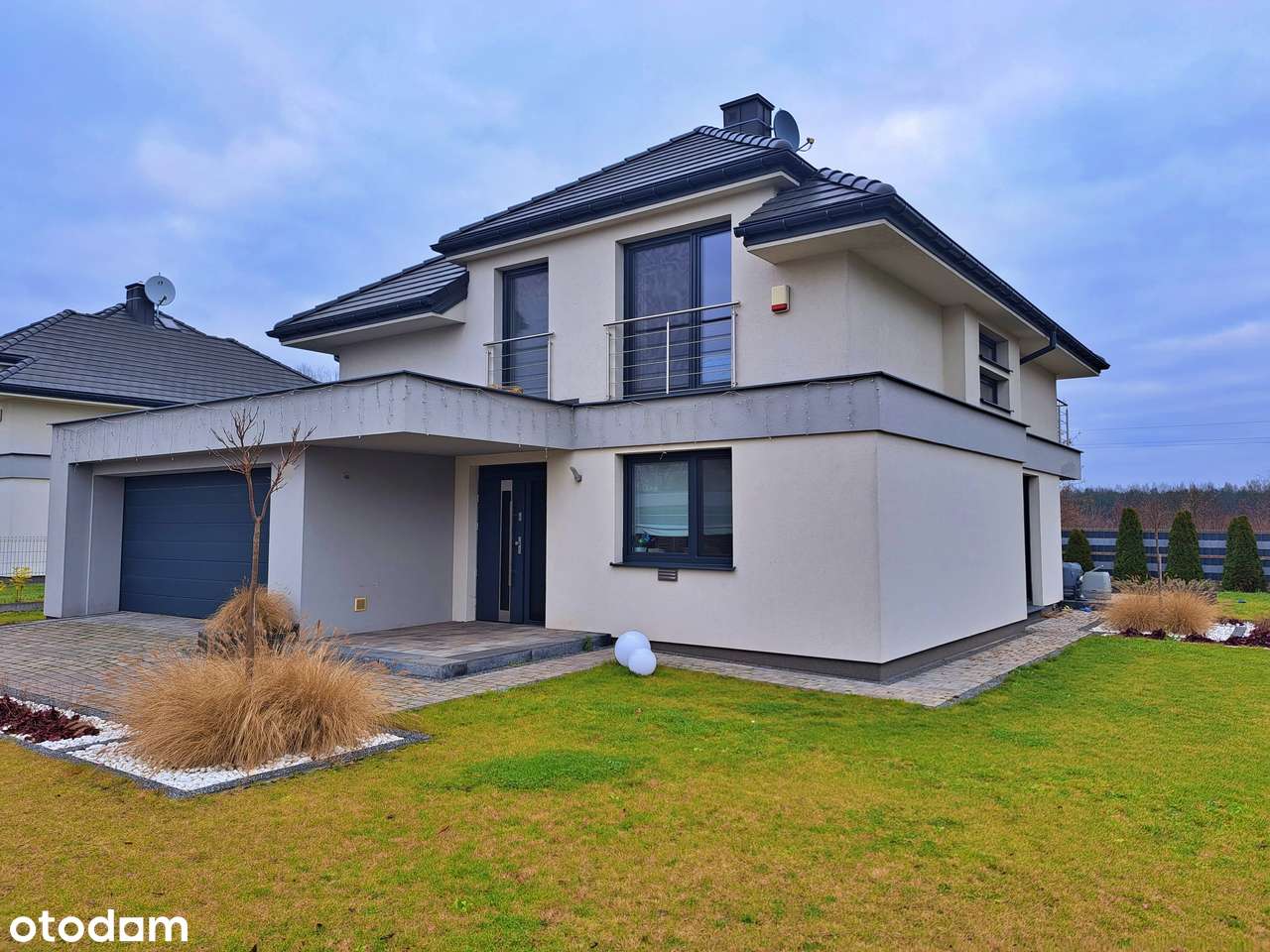 Luksusowy dom na sprzedaż w spokojnej okolicy.-15