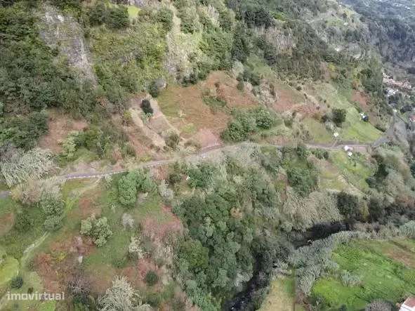 Terreno rústico com 9260 m2 - Grande imagem: 2/5
