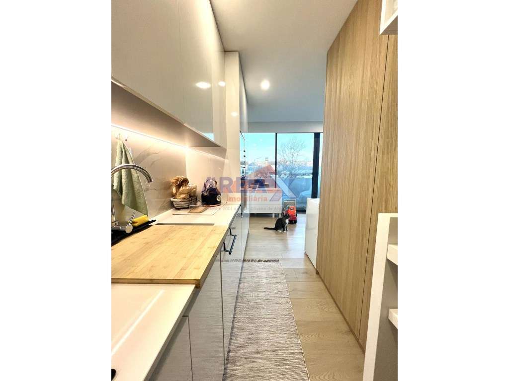 T0+1 adaptado a T1+1 | Como novo | Condomínio Fechado-5