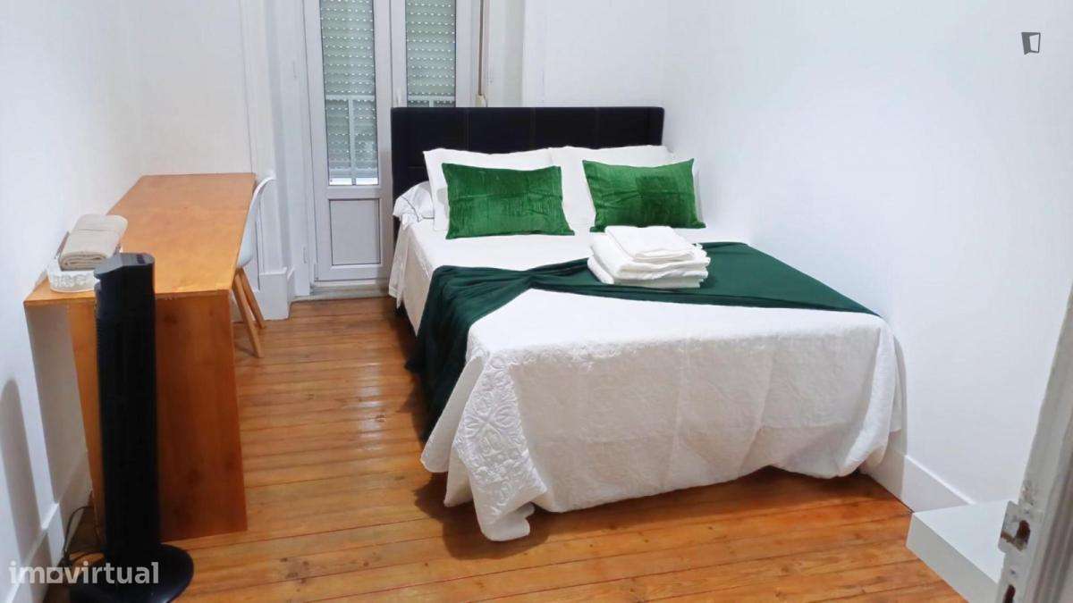 Quarto - localizado em Anjos Lisbon - Grande imagem: 3/9