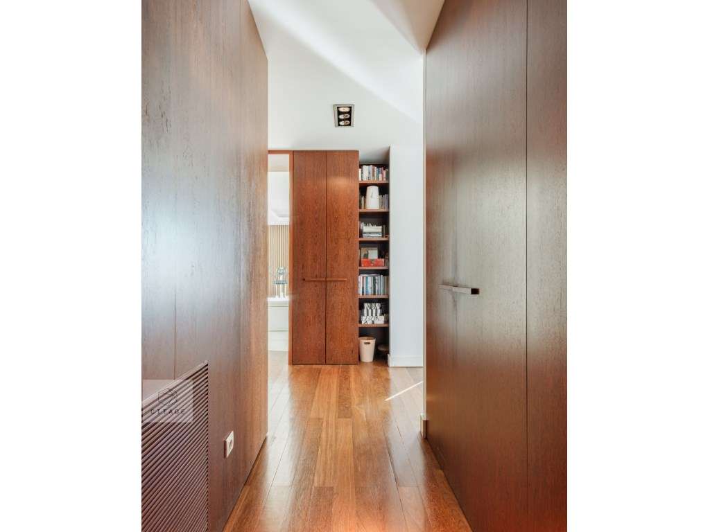 Moradia com vista mar no centro do Estoril-23