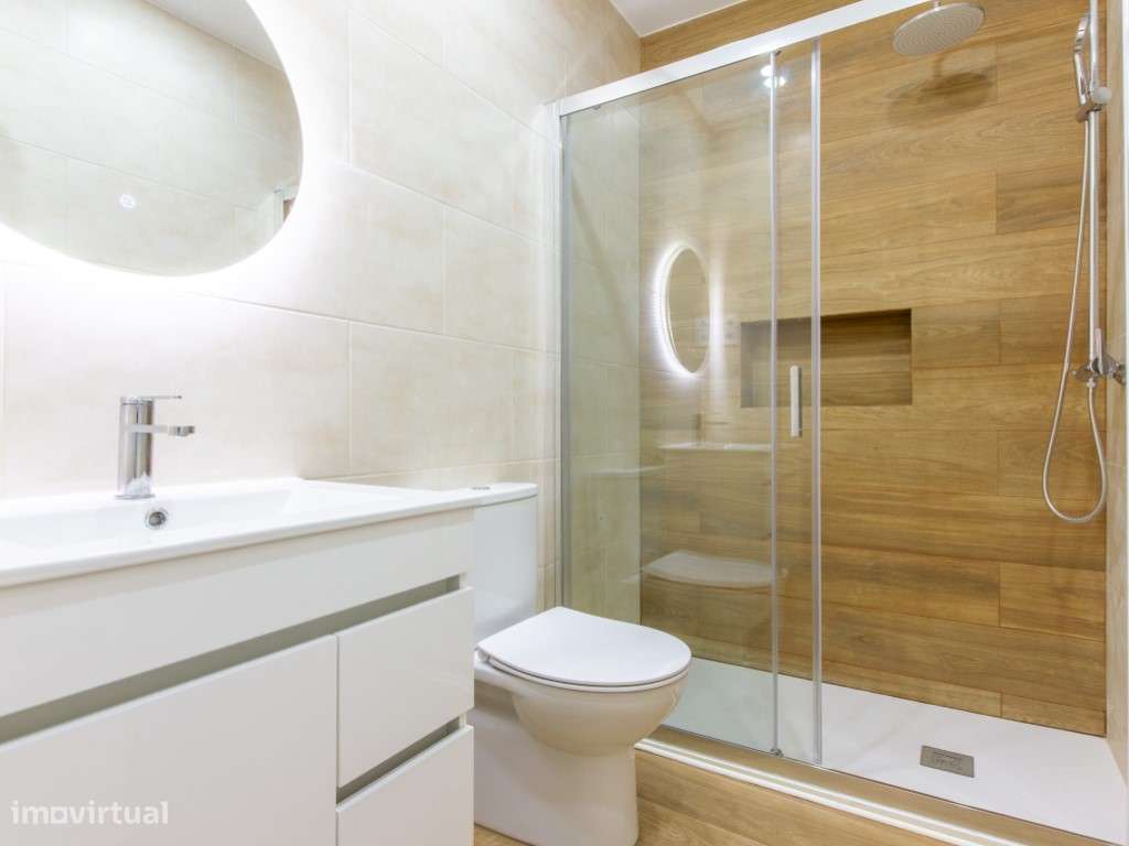 Onde a Luz Encontra o Design | T1 Remodelado com Varanda e Open Spa... - Grande imagem: 5/22