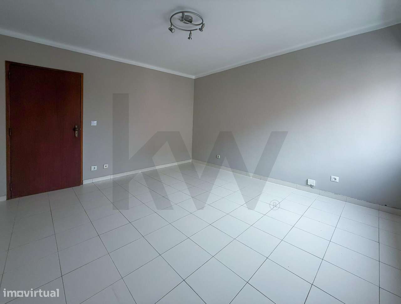 Apartamento T2 em Frielas - Santo António dos Cavaleiros - Grande imagem: 3/20