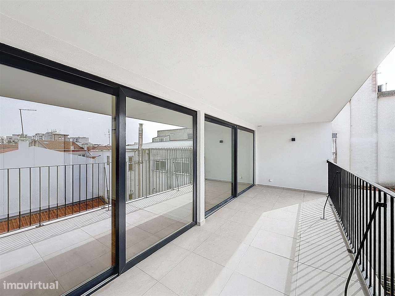 Apartamento T1+1 no centro da cidade-11