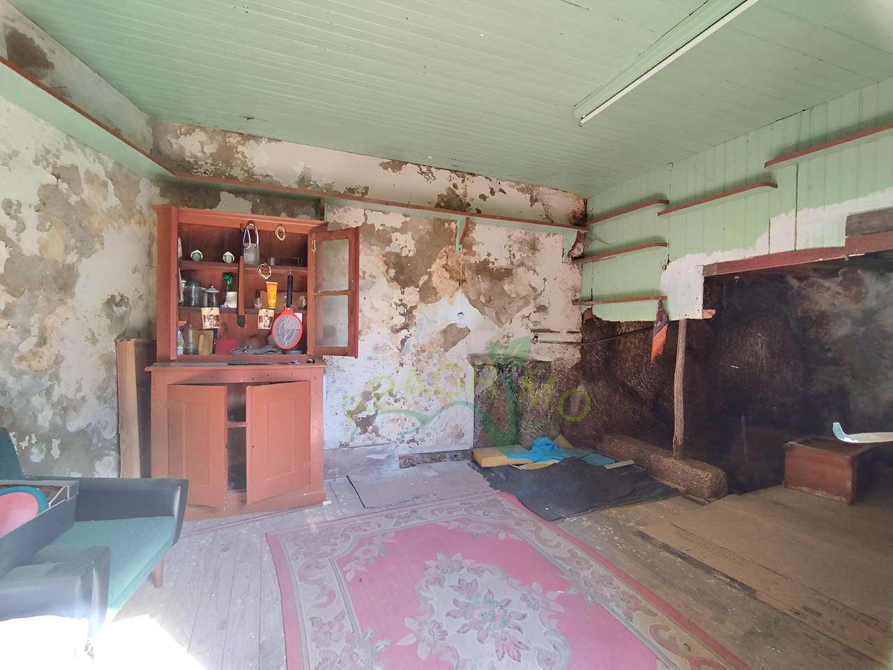 Moradia para restauro em Penela da Beira-8