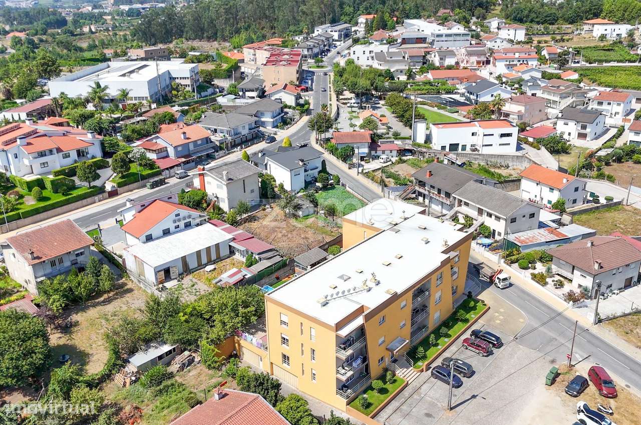 Apartamento T3 com terraço e lugar de garagem-36