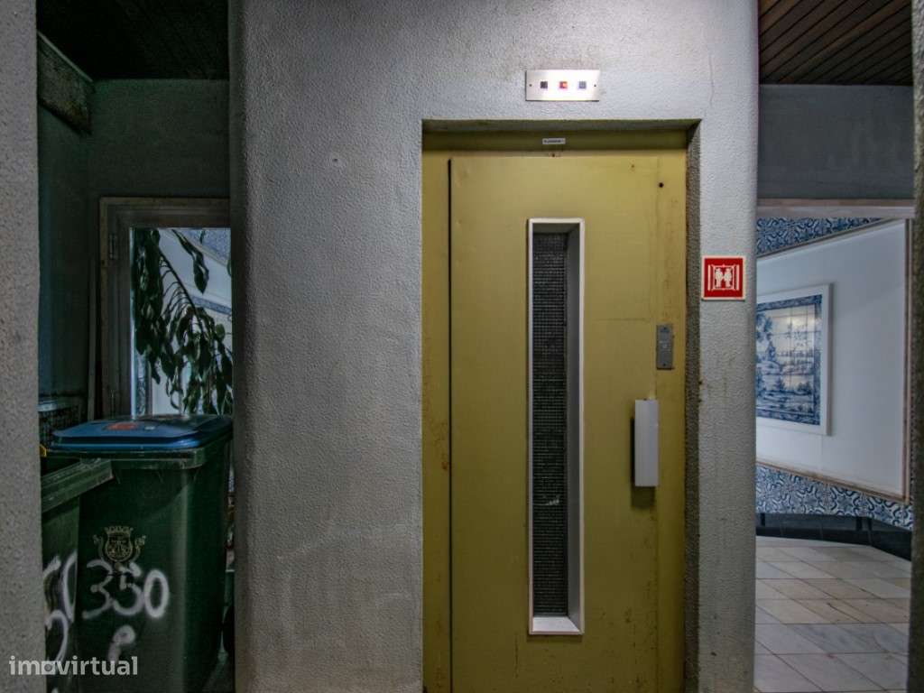 Apartamento T1 Renovado na Estrada de Benfica-21