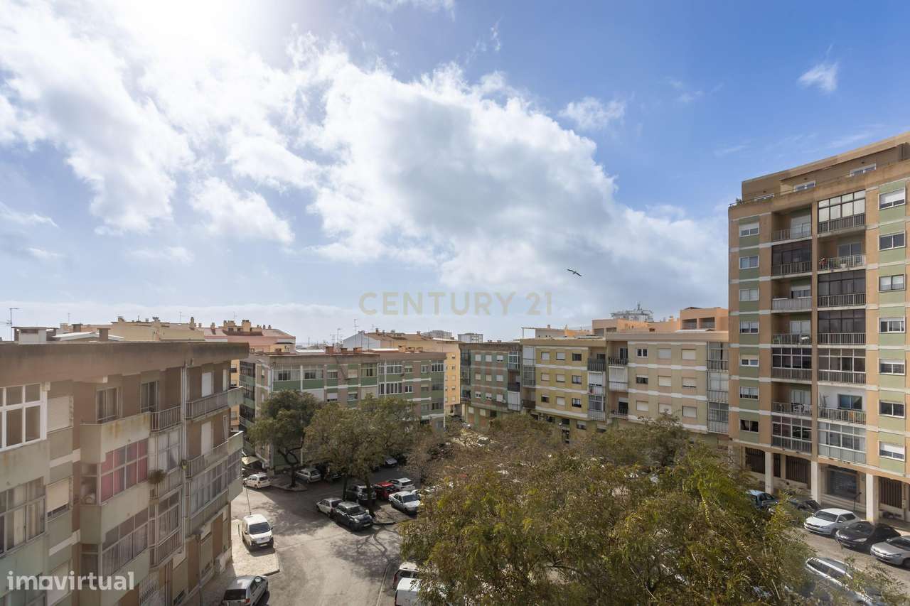Apartamento T2 Remodelado - Setúbal-21