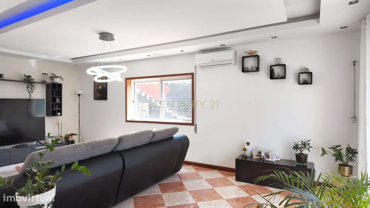 Moradia geminada  T4 + 4 apartamentos- Sermonde Grijo - Grande imagem: 4/32