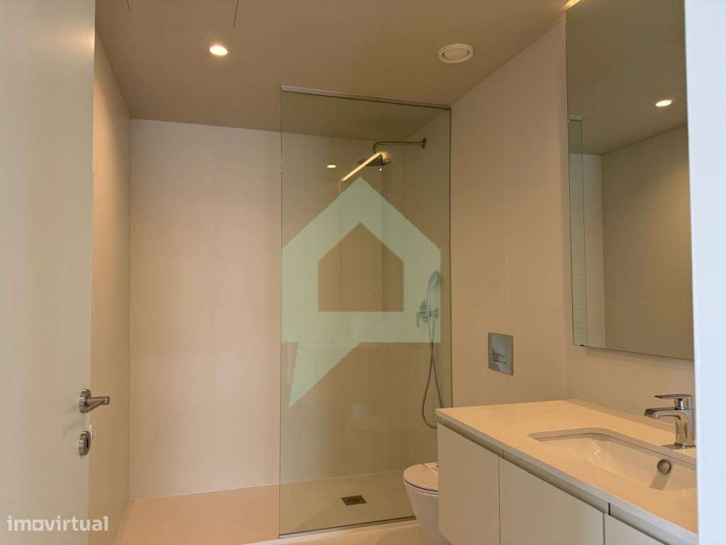 Apartamento T4 com vistas únicas em Barcelinhos, Barcelos.-24