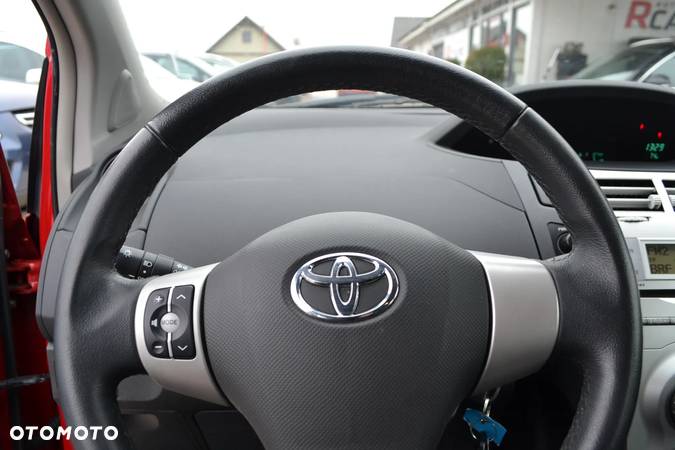 Toyota Yaris 1.3 VVT-i Sol - 25