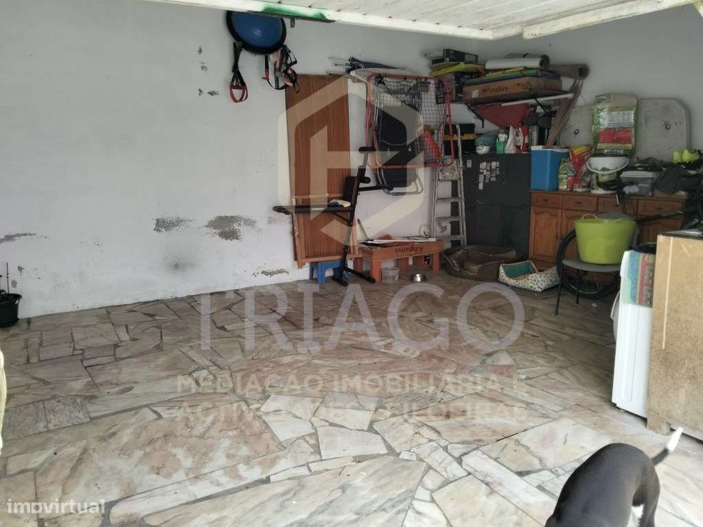 Moradia T4 com Garagem-25