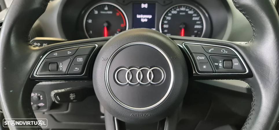 Audi Q2 1.6 TDI Design - 13