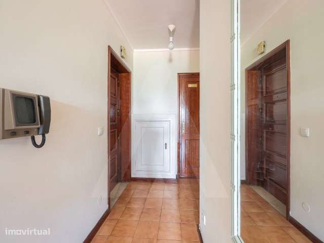 Apartamento T1+1 com arrumos e lugar de garagem em Mafamude!-20