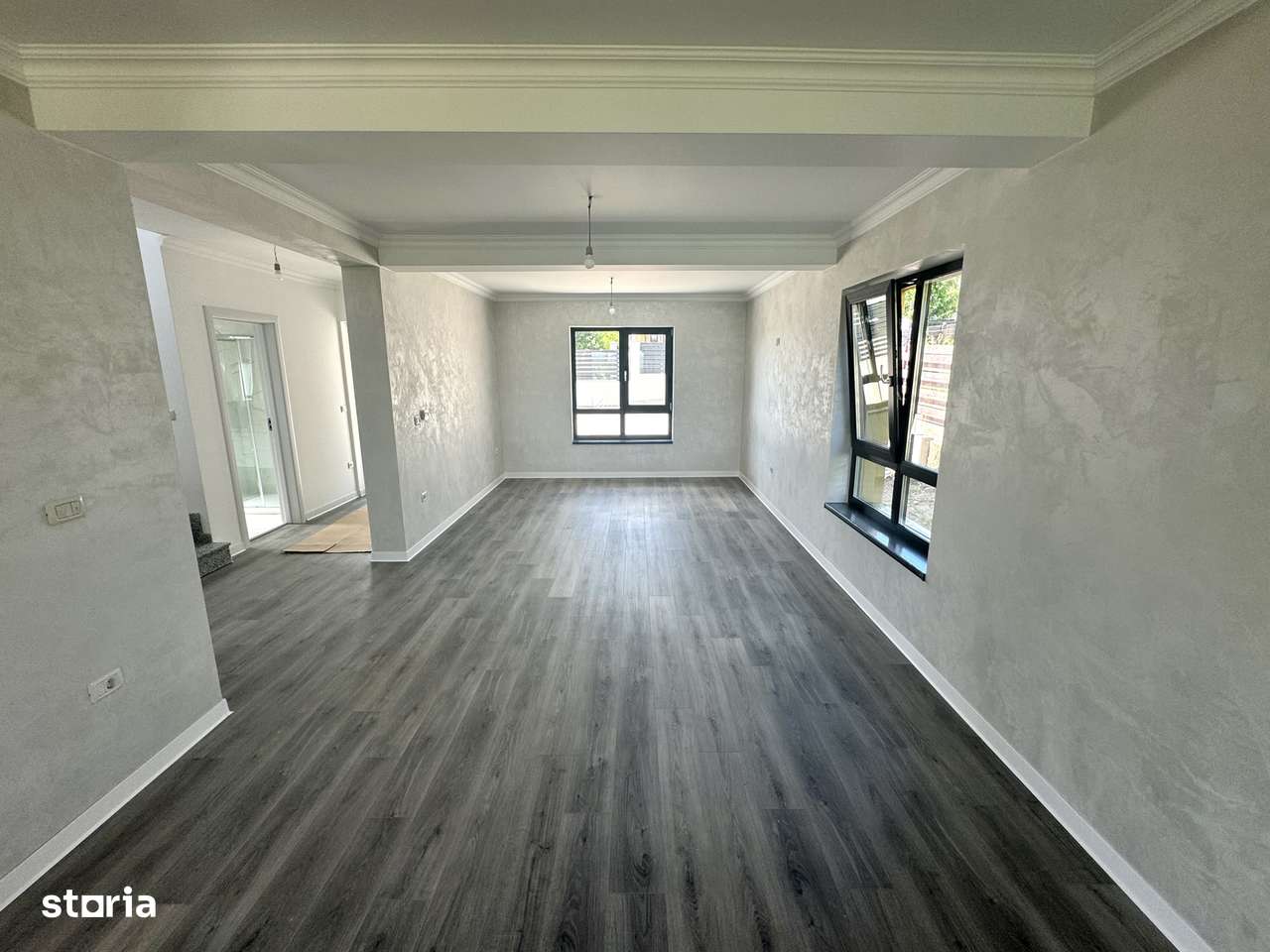 CANALIZARE!ASFALT!Încălz în pard!Vila 4 camere Valea Adanca(Miroslava) - Imagine principală: 4/10