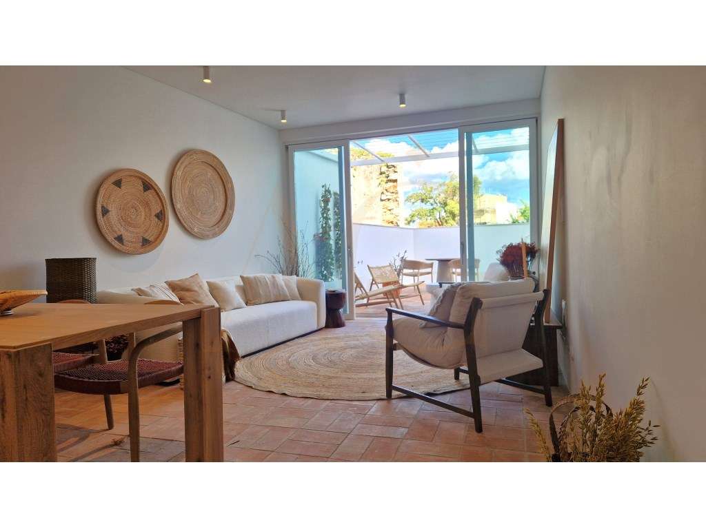 Moradia T3 de luxo no centro de Tavira com piscina e garagem privada-3