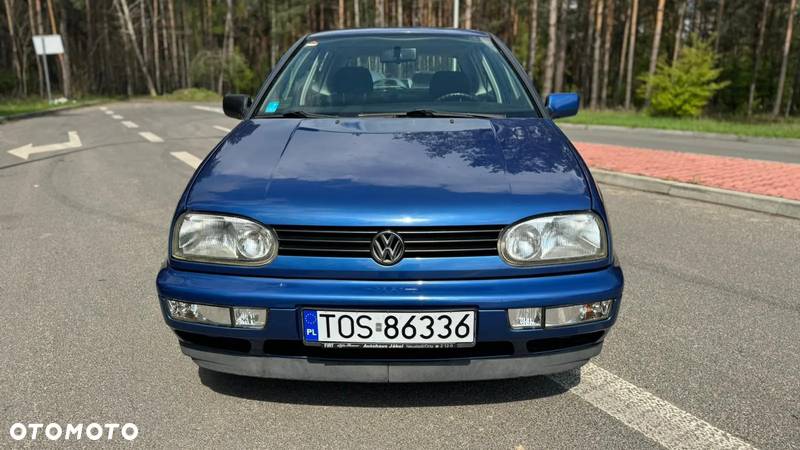 Volkswagen Golf - 1