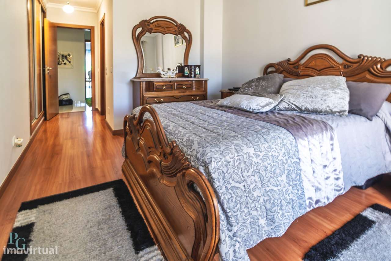 Apartamento T3 com garagem e dois excelentes terraços em Portimão - Grande imagem: 4/33