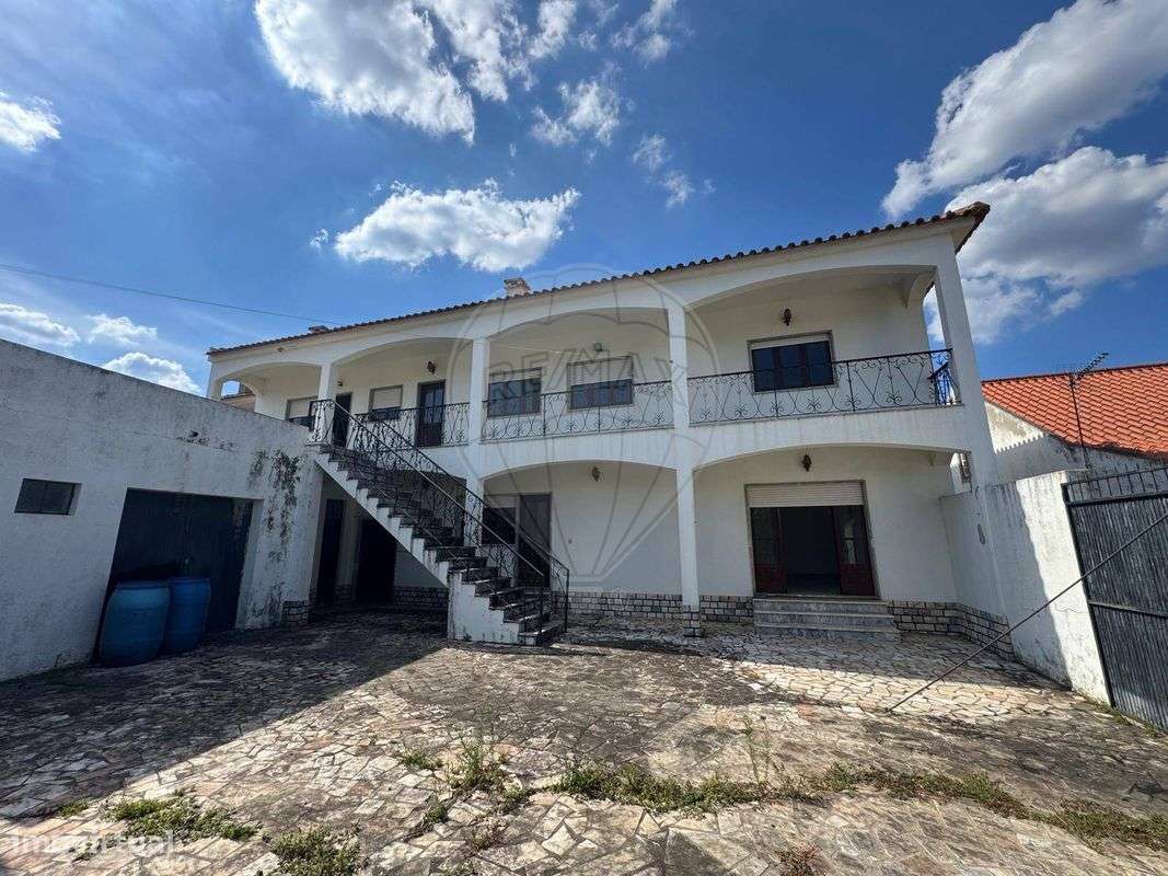 Moradia T5 para venda-33