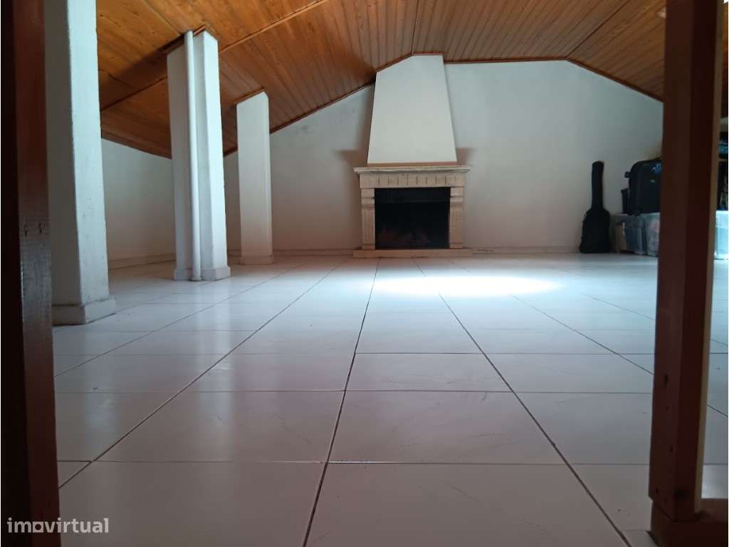 Apartamento T2+1 (Aproveitamento do Sótão) em Alfornelos. - Grande imagem: 3/12
