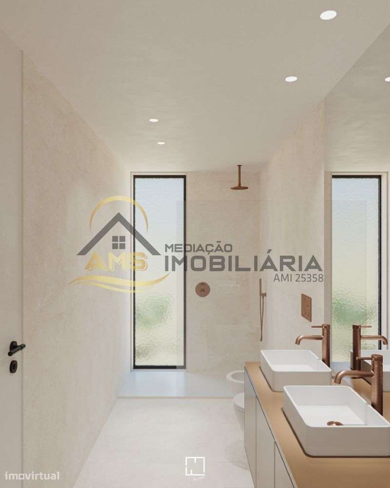 MORADIA T3 DE LUXO COM PISCINA-15