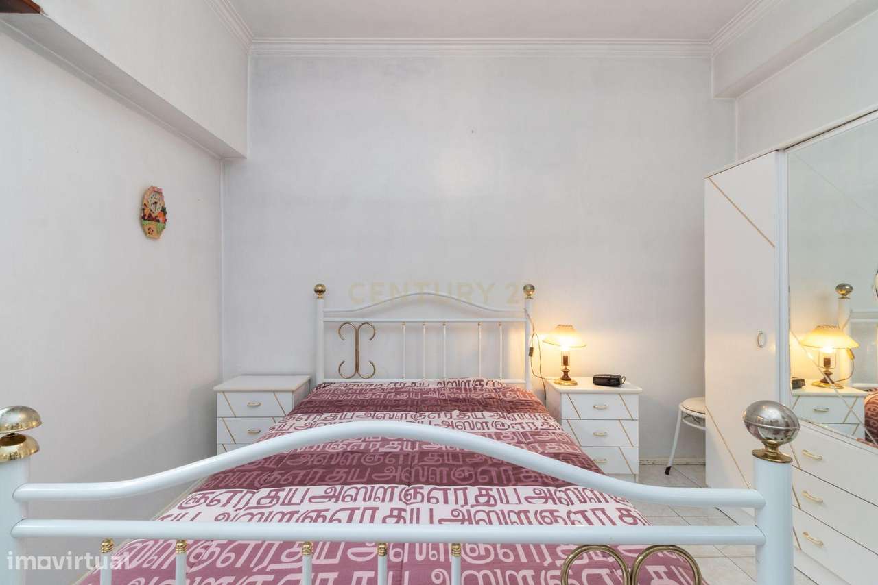 Oportunidade única de investimento em Odivelas – 50% de prédio em prop-23