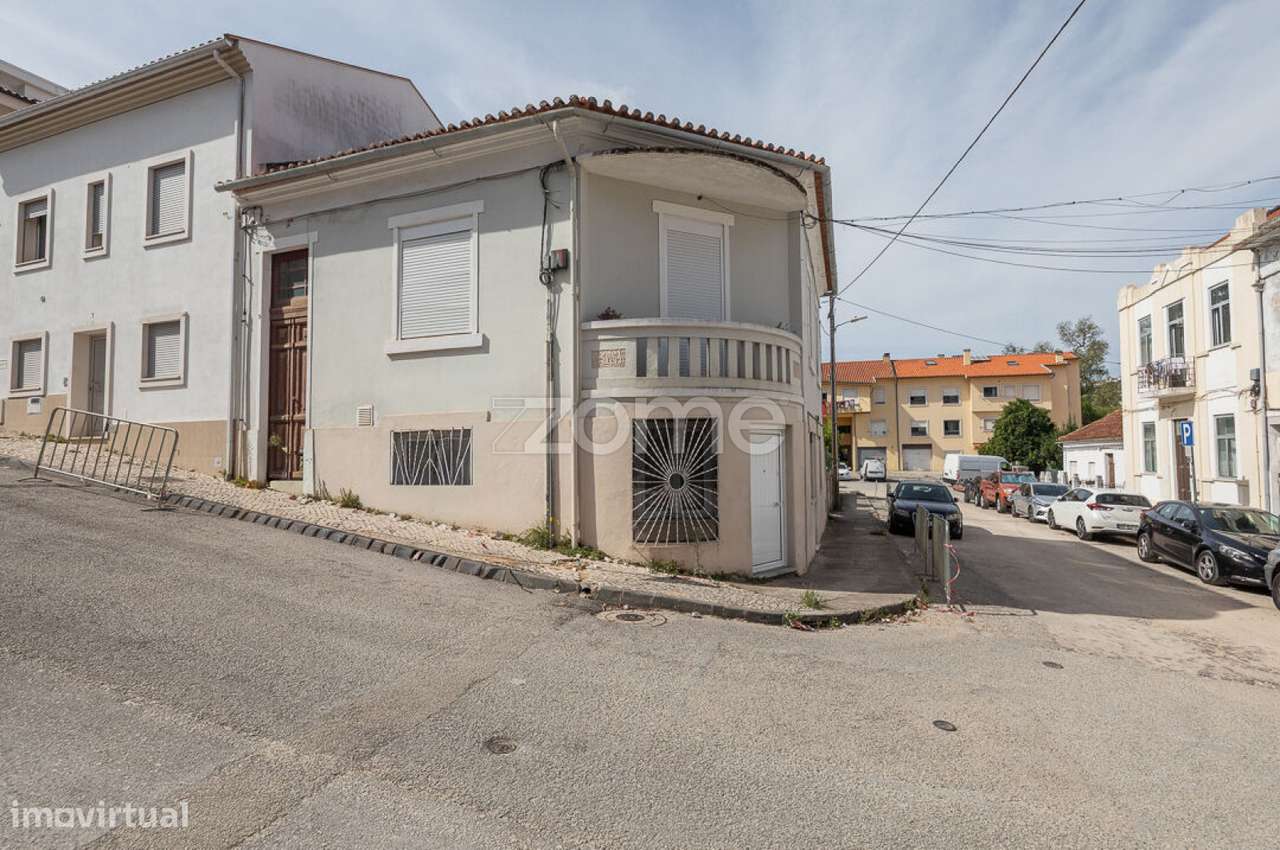 Moradia T8 (T0+T3+T4) no Norton de Matos- Alta Rentabilidade-3